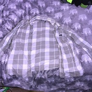 gray and white patterned flannel